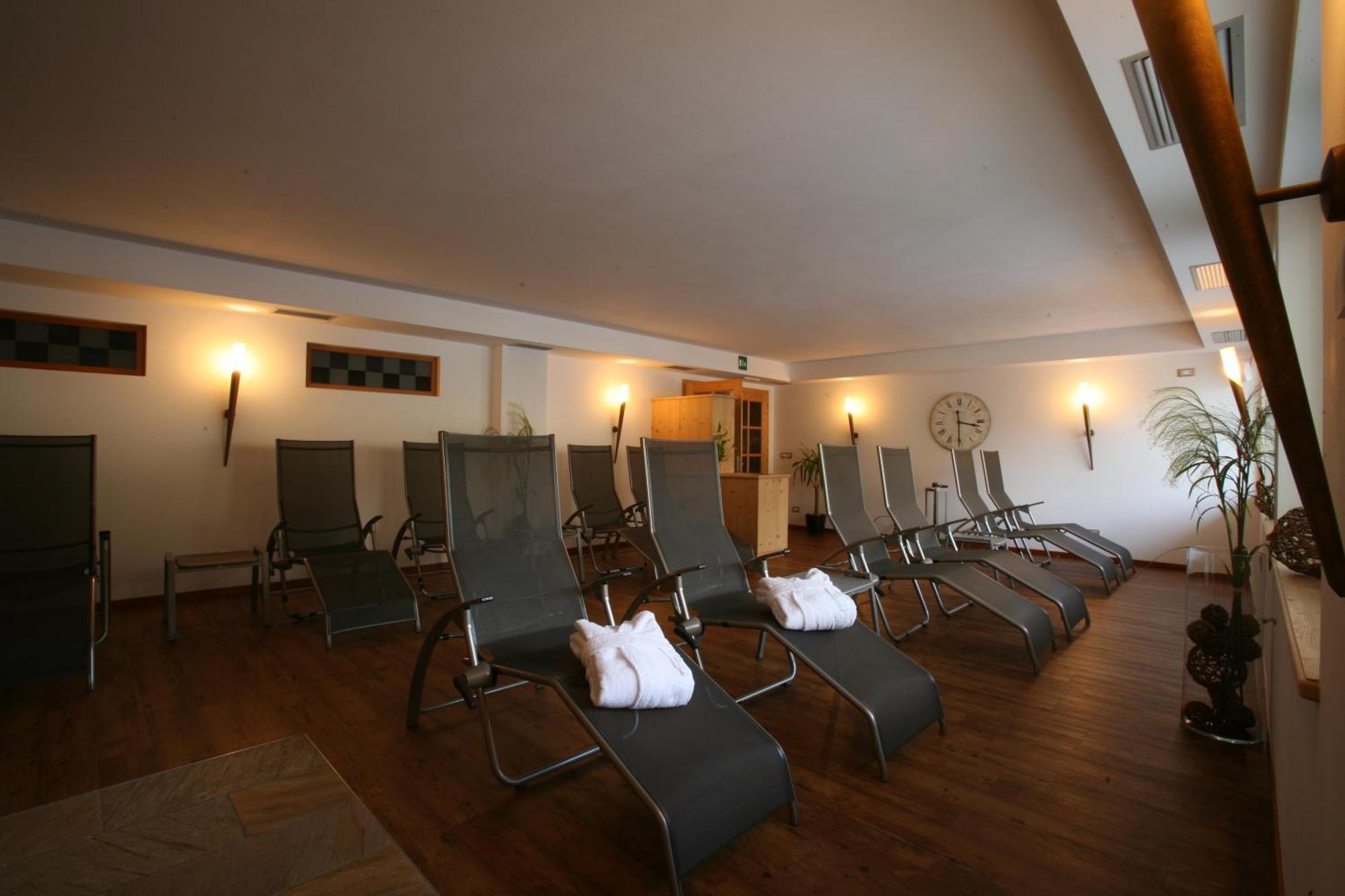סלבה די ואל גרדנה Garni Hotel Bel Vert מראה חיצוני תמונה